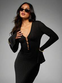 MISSGUIDED Long Sleeve Textured Knit Maxi Evening Dress Floor Length Plunge Neckline Elegant Winter Fall Holiday Party Gown With Bell Sleeves - Black - View 4