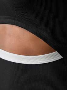 SHEIN 少女黑色简约撞色直筒露背开衩休闲运动时尚中长连衣裙，适合春夏季 - 黑與白 - 查看 4