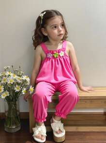 女童简约套装 - 粉色钩针编织上衣，宽松彩色印花阔腿裤，裤脚饰有荷叶边，适合夏季穿着的休闲套装，女童夏季服装