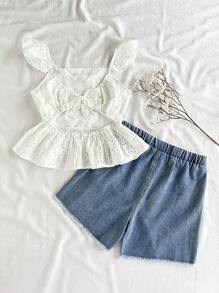 SHEIN Vintaside Kids Conjunto de top de camisola de encaje elegante y moderno al estilo europeo y americano sin mangas, junto con shorts vaqueros casuales y versátiles lavados, adecuado para viajes de verano, juegos en la playa, fotografía