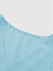SHEIN Clasi Setelan Dua Potong Atasan dan Celana Leher V untuk Wanita di Musim Panas (Tanpa Sabuk) - Baby Blue - View 5