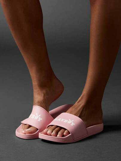 Missguided x Playboy Cómodas chanclas tipo slip on para piscina, playa, interior, exterior, baño y ducha con suela antideslizante