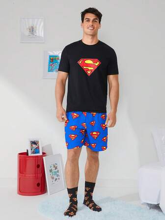 SUPERMAN X SHEIN Men Badge Graphic Short Sleeve Top And Shorts Loungewear Set