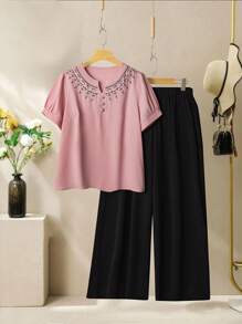 Lacomfia 2pcs Plus Size Summer Casual Floral Embroidery Notch Neck Blouse And Pants Set,Plus Size Ladies Fashion Casual Summer And Autumn Embroidery Print Plus Size Ladies Two Pieces Suit, Elegant And Slim, Pants Waist With Elastic Design Super Stretch, Fashion Casual Elegant Fabric Soft Ladies Plus Size Suit