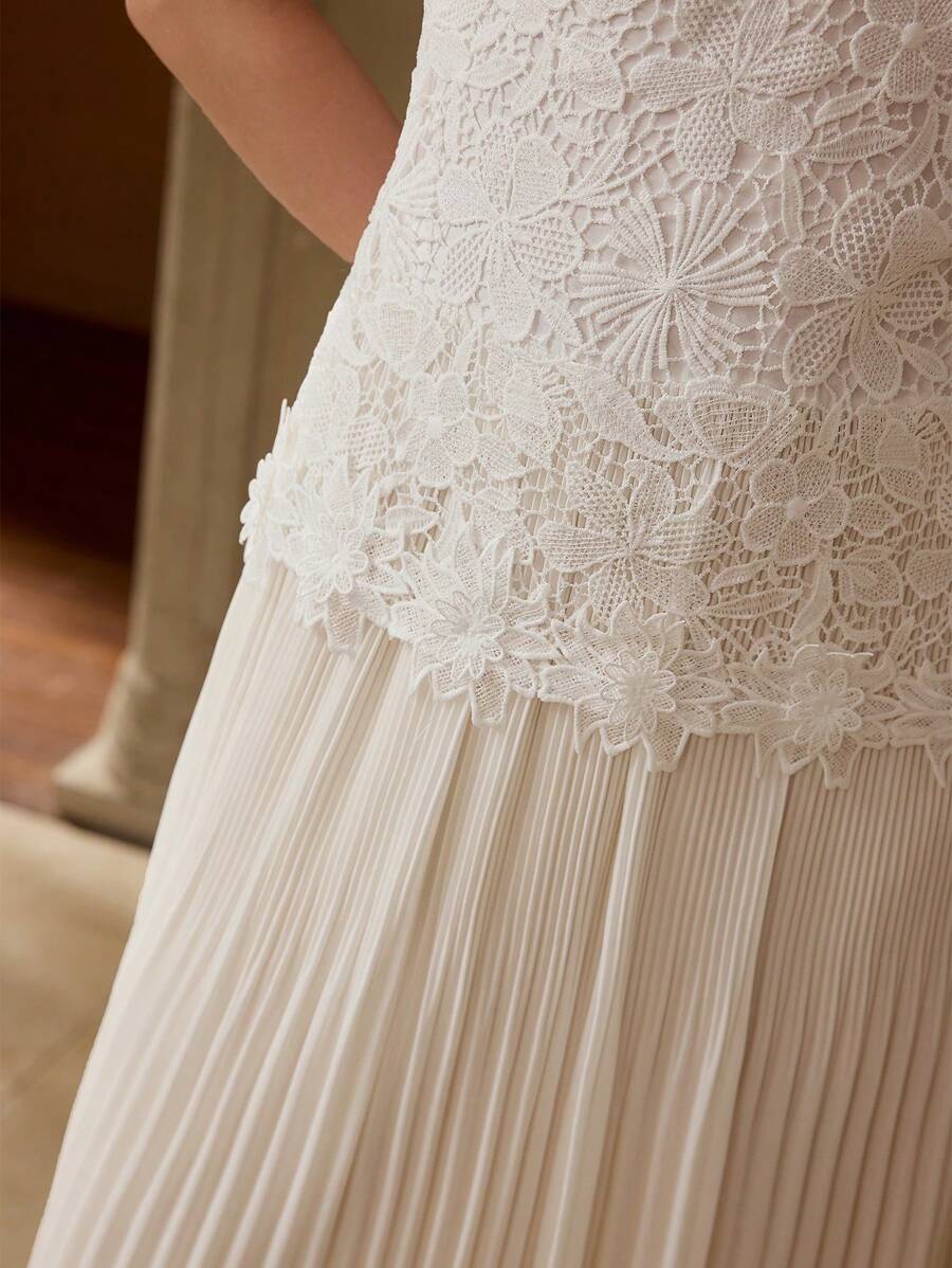 MOTF PREMIUM VESTIDO PLISADO DE ENCAJE GUIPUR - Blanco - Ver 2
