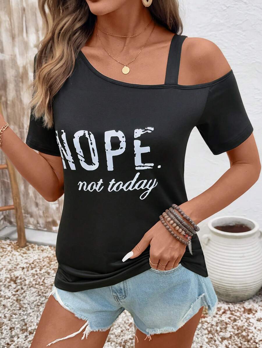 Zolique Áo thun nữ mùa hè in chữ cổ bất đối xứng tay ngắn thường ngày - màu đen - Xem 1