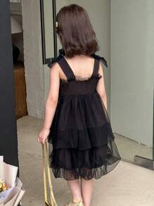 SHEIN Little Byeori 年轻女孩公主风格分层下摆无袖连衣裙年轻女孩黑色派对连衣裙时尚舒适女孩无袖分层薄纱连衣裙