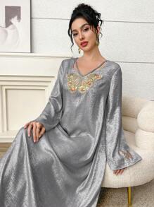 Yasmyna 阿拉伯风格女式长袖蝴蝶贴花连衣裙 - 黑色 - 查看 5