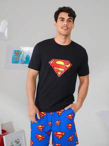 SUPERMAN X SHEIN Men Badge Graphic Short Sleeve Top And Shorts Loungewear Set
