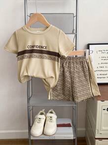 Set di maglietta a maniche corte casual e pantaloncini per ragazzi, adatto per outfit per bambini, abbigliamento per ragazzi, set per il ritorno a scuola dei ragazzi, adatto per feste di compleanno, feste serali, recite, cerimonie di apertura, uso quotidiano, scuola, viaggi, sport