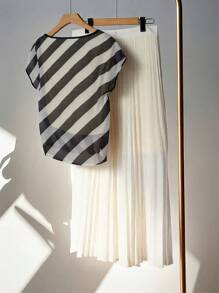 Franclia 2pcs/Set Striped Chiffon Round Neck Short Sleeve Asymmetrical Blouse Set - Apricot - View 2