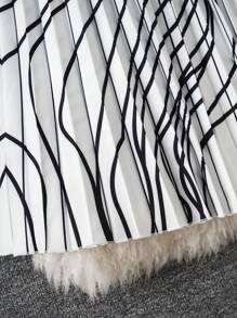 Franclia Asymmetric Design Striped Patchwork Pleated Skirt For Women - Black and White - View 4