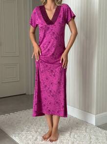 Robe de maison longue en coton avec motif floral et couleurs contrastées en dentelle pour se détendre