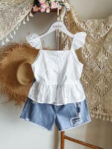 SHEIN Vintaside Kids Conjunto de top de camisola de encaje elegante y moderno al estilo europeo y americano sin mangas, junto con shorts vaqueros casuales y versátiles lavados, adecuado para viajes de verano, juegos en la playa, fotografía
