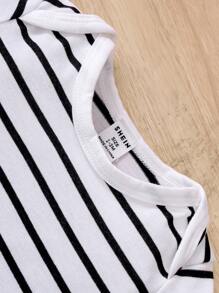 Newborn Baby Casual Striped Short Sleeve Tee + Cute Puppy Print Distressed Denim Bib Overalls 2-Piece Set - Black and White - View 7