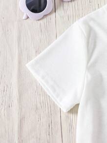 SHEIN Dziewczęcy swobodny, wygodny, prosty, okrągły dekolt, krótki rękaw, koszulka i spodenki jeansowe, 2-częściowy zestaw - Biały - Zobacz 7