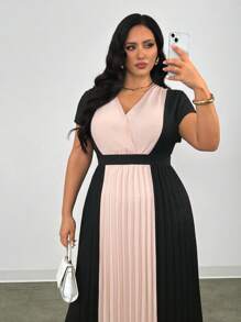 Firerie Plus Size Women's Fashion Romantic Contrast Color V-Neck Pleated Dress - Black - View 5