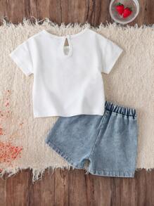 SHEIN Vintaside Kids Conjunto de 2 piezas de verano para bebé/niña pequeña que incluye parte superior informal con bordado de fresa y shorts de mezclilla bordados cómodos - Blanco - Ver 2
