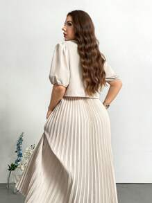 SHEIN Privé 2 件大码女式套装：短袖圆领黑色蝴蝶结简约优雅上衣和宽松长款百褶裙，适合通勤，灰色和杏色新品