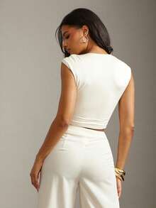 Hauture Old Money Sexy Business Casual Ivory Crop Top For Women With Gold Metal Shoulder Strap – Elegant Minimalist Sleeveless Fitted Blouse, Chic Office Workwear, Fashion Statement Tank Shirt - Apricot - View 2