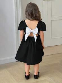 Mommy And Me Matching Outfits 2 Sets, Young Girl Contrast Color Ruffle Neck Puff Sleeve Bowknot Dress, Suitable For Outings, Gatherings, Parties - Black - View 2
