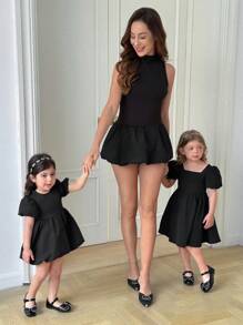 Mommy And Me Matching Outfits 2 Sets, Young Girl Contrast Color Ruffle Neck Puff Sleeve Bowknot Dress, Suitable For Outings, Gatherings, Parties - Black - View 4