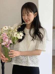 DAZY Women's Romantic Floral Petal Decor Round Neck Short Sleeve Blouse