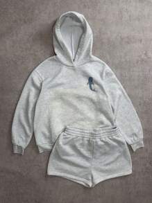 SHEIN EZwear 标语图案口袋连帽衫和短裤 海滩度假装 连帽衫和短裤套装 女士连帽衫和短裤套装 鲸鲨连帽衫 灰色连帽衫和短裤套装 返校秋冬服装 秋冬 - 灰色 - 查看 7