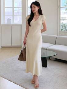 DAZY 女式V领束腰长款毛衣裙 - 米色 - 查看 2