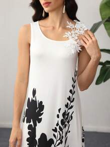 Lacomfia Floral Strap Colorblock Sleeveless Black & White Knitted Dress, Arabian Dresses - Black and White - View 7