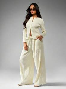 MISSGUIDED Conjunto de dos piezas de resort con pantalón palazzo de pierna ancha y cárdigan abotonado de manga larga, en estilo plisado y texturizado