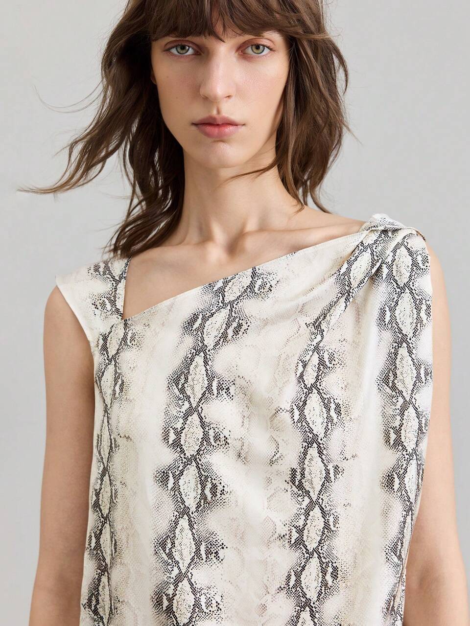 Women White Animal Print,Summer,Elegant,Office Sleeveless Top,Snake Skin Pattern Digital Print Twist Shoulder Asymmetrical Design City Style Holiday