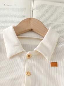 SHEIN Vintaside Kids 4-7 岁男童春秋衬衫套装，米色和棕色领扣长袖开衫上衣和条纹裤套装，优雅简约的返校装，四季皆宜