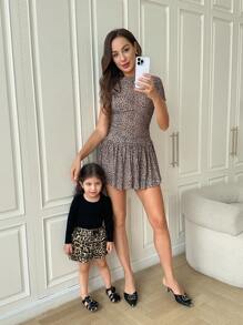 SHEIN Conjunto informal de bebé niña con top de punto de manga larga negro y shorts con cintura elástica de estampado de leopardo con volantes