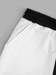 RueChic Pantalones cortos de moda de corte regular con estampado de bloque de color para hombres