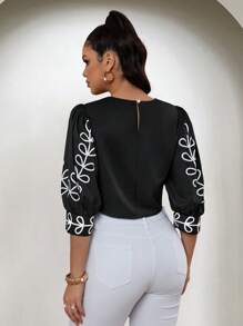 Xyvia Women's Contrast Color Printed Round Neck Mid-Sleeve Shirt - Black - View 2