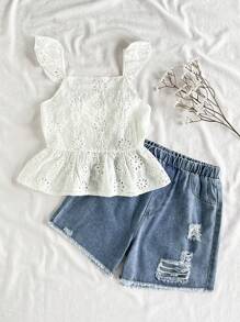 SHEIN Vintaside Kids Conjunto de top de camisola de encaje elegante y moderno al estilo europeo y americano sin mangas, junto con shorts vaqueros casuales y versátiles lavados, adecuado para viajes de verano, juegos en la playa, fotografía