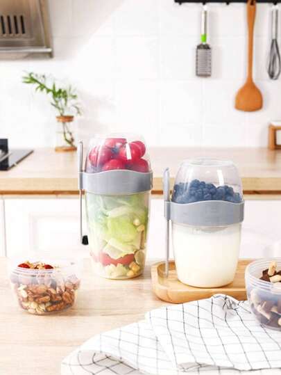 SHEIN 1 件大容量便携式沙拉杯，双层，带盖、叉子、梅森罐，适合早餐和便餐、厨房、圣诞礼物，可重复使用的早餐杯，用于水果、布丁、酸奶、沙拉、麦片、牛奶、汤等，非常适合家庭厨房、学校、办公室、旅行和户外野餐