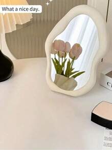 1 件，不对称云镜奶油风格宿舍卧室桌面不对称梳妆镜最佳礼物生日毕业