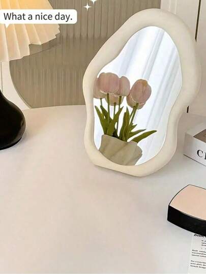 1 件，不对称云镜奶油风格宿舍卧室桌面不对称梳妆镜最佳礼物生日毕业