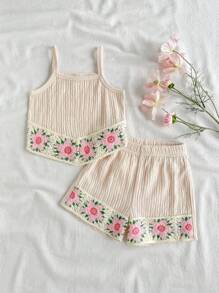 SHEIN 2pcs/Set Girls Summer Outfit, Cute Printed Camisole Top + Printed Shorts, European And American Style