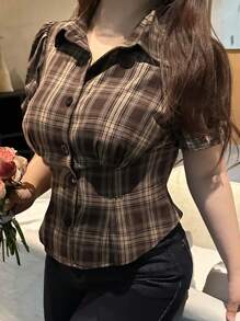 Dazy Plus Camisa corta de manga corta con cuello vuelto, patrón de cuadros y fruncido, talla grande, para mujer, de franela a cuadros - Caqui - Ver 1