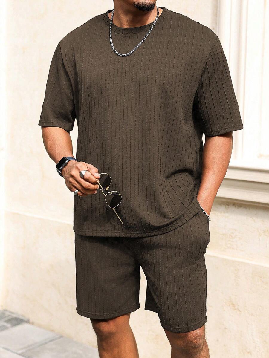 Manfinity Homme Plus Size Men Summer Solid Round Neck Short Sleeve T-Shirt And Shorts Set - Coffee Brown - View 1