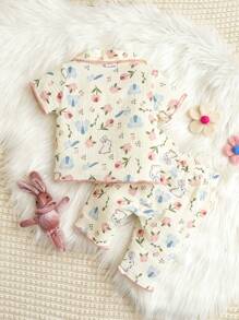 2件套柔软舒适100%纯棉新生儿可爱兔子和花朵印花Polo领短袖开衫上衣和图案裤家居服套装 - 杏色 - 查看 2