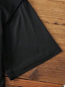 SHEIN Essnce 休闲复古汽车图案落肩女式 T 恤，适合夏季