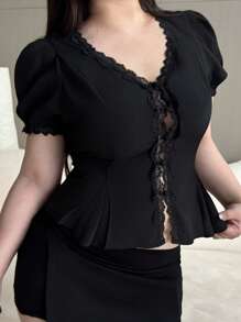 Dazy Plus 大码女式深 V 领撞色蕾丝前开式收腰泡泡袖性感黑色学院风上衣 - 黑色 - 查看 4