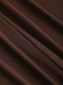 Sweetra 女士两件套：简约百搭银色金属不对称露肩上衣和休闲直筒阔腿裤