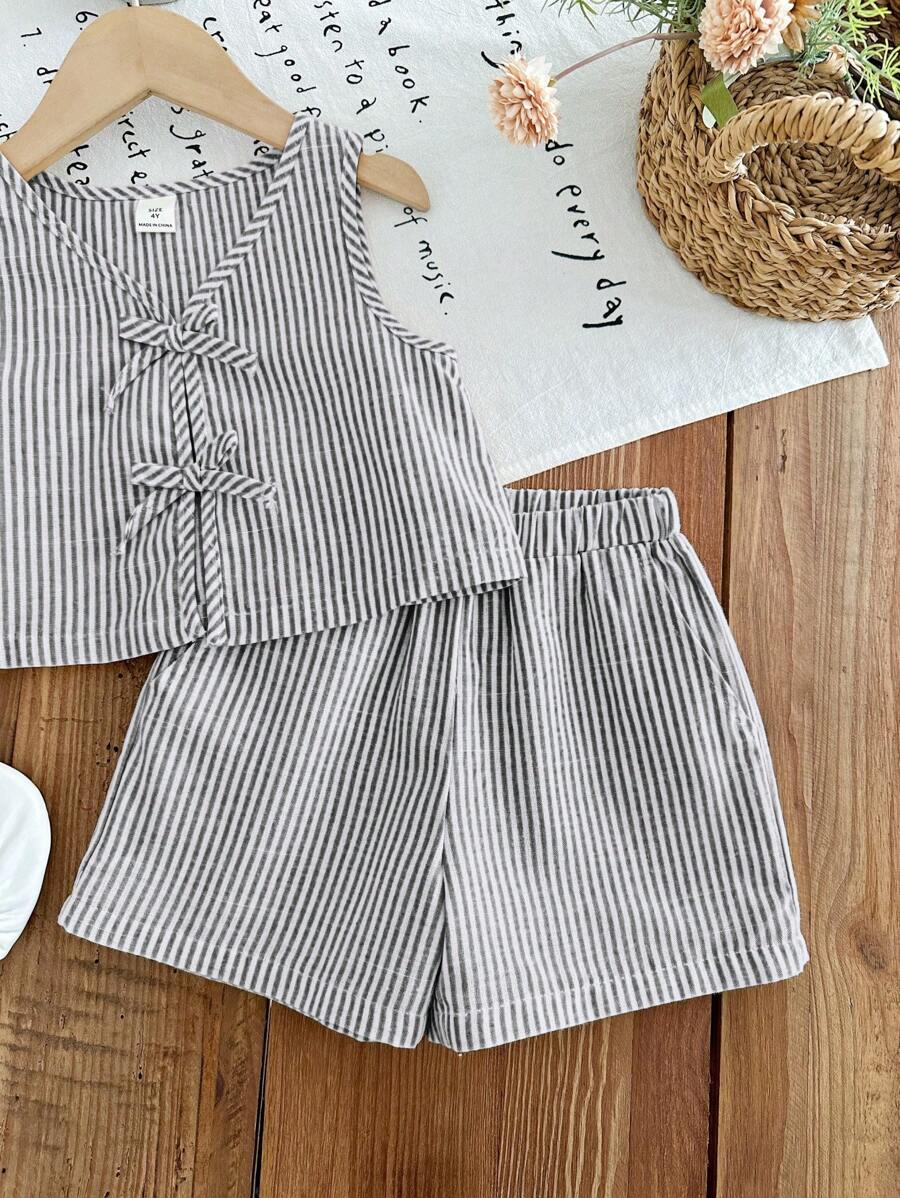 SHEIN LMoss Kids 2pcs/Set Young Girl Woven Striped Round Neck Top And Woven Shorts Set - Green - View 1