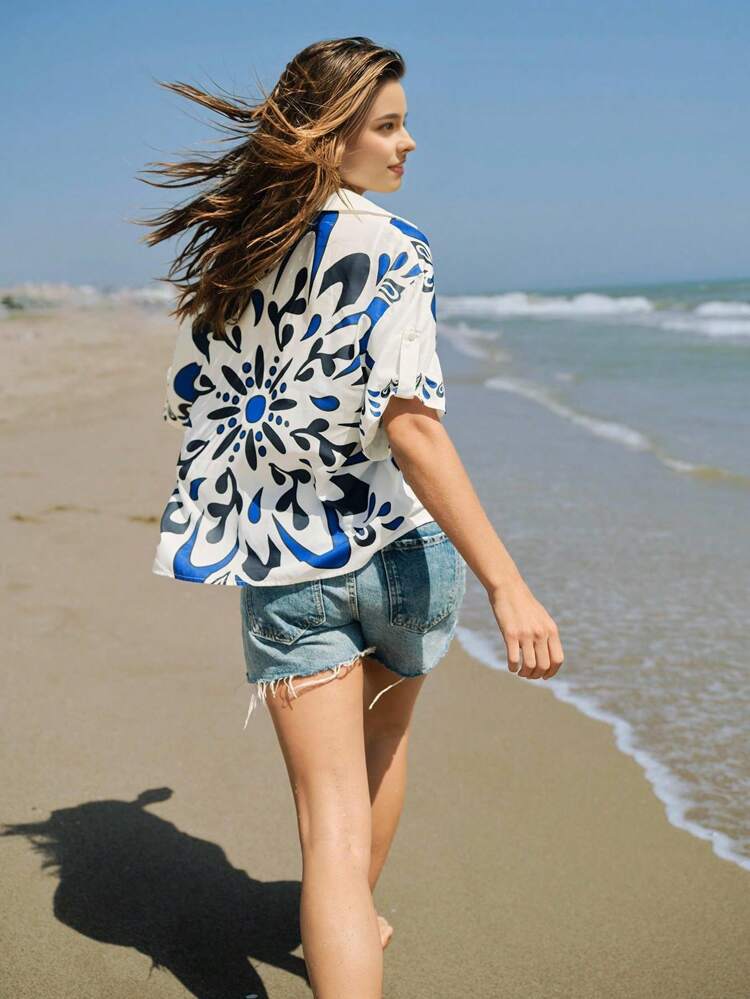 SHEIN Maija Blue & White Contrast Floral Patchwork Design Women Casual Loose Blouse, Comfortable Shirt With Turndown Collar, Asymmetric Front Open, 3/4 Sleeve, Suitable For Beach Vacation, Summer Holiday All-Match Summer Clothing For All Seasons, Modern Holiday Fashion Design, Comfortable Beach Beach Clothing, Bohemian Style, Isabi Island Holiday Wear, Summer Dopamine Holiday Wear, Ins Same Style Holiday Style, Exotic Atmosphere, Country Concert, Western Style Clothing
