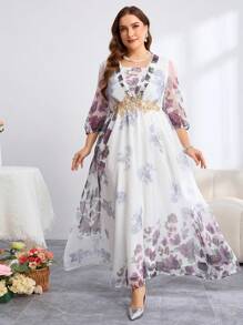 SHEIN Clasi Kurvenreiches Große Größen Elegantes und romantisches Chiffonkleid mit Positionsdruck, goldfarbene Kunstperlen-Spitze an der Taille, dunkelviolettes Kleid, fließendes Kleid, Cocktailkleid für Frauen, Fairycore, formelle Abendroben, bescheidenes Kleid, Konzert, Sommer, Sommeroutfits für Frauen